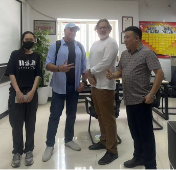  四列背封颗粒包装机(图1)