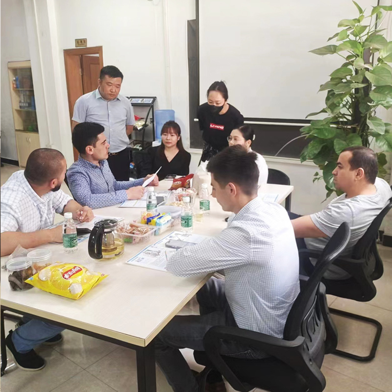 塔吉克斯坦客户来旭光机械现场(图3)