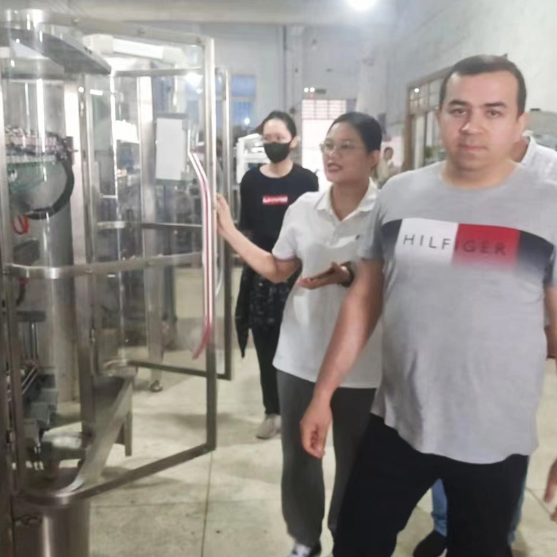 塔吉克斯坦客户来旭光机械现场(图8)